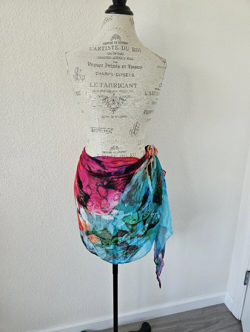 NWT Chico's Abstract Watercolor Floral Scarf Wrap Lightweight Sarong One Size